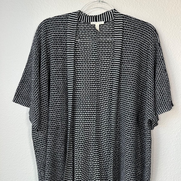 Eileen Fisher size M long Kimono cardigan short sleeve organic linen white black - Picture 3 of 11